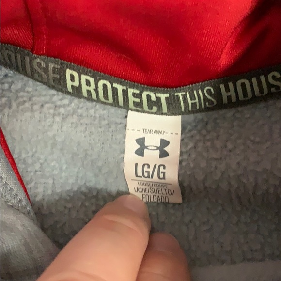 Women’s Under Armour Wisconsin Badger Hoodie - Picture 3 of 6